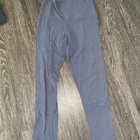 Aritzia TNA Action Light Blue Leggings - Picture 1 of 3